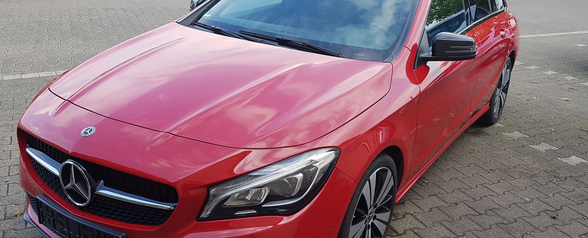 roter Mercedes roter Mercedes